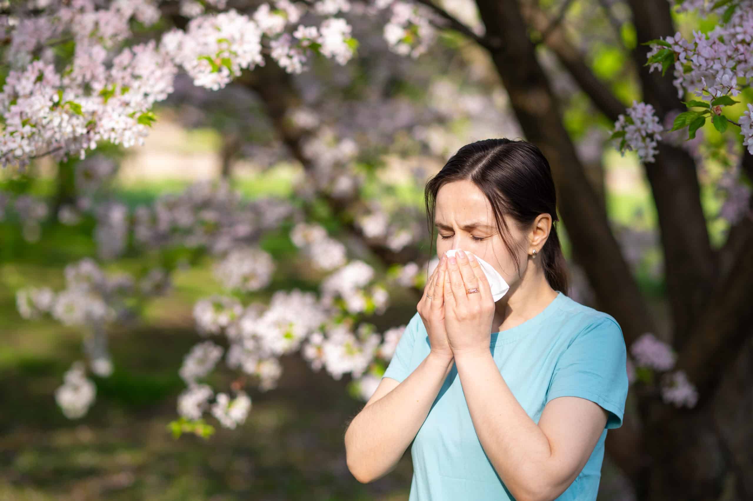 Why Seasonal Allergy Symptoms Are So Bad Right Now in Florida
